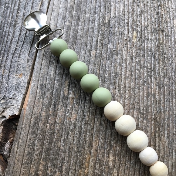 Pacifier Clip - Picture 2 of 5